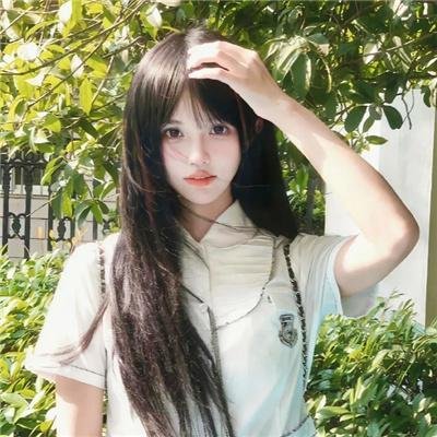 穿黄靴子的女孩